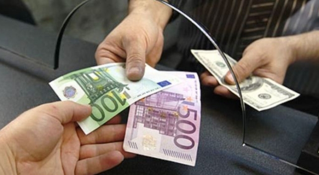 Euro vendos rekord te ri, zbret ne 126 leke